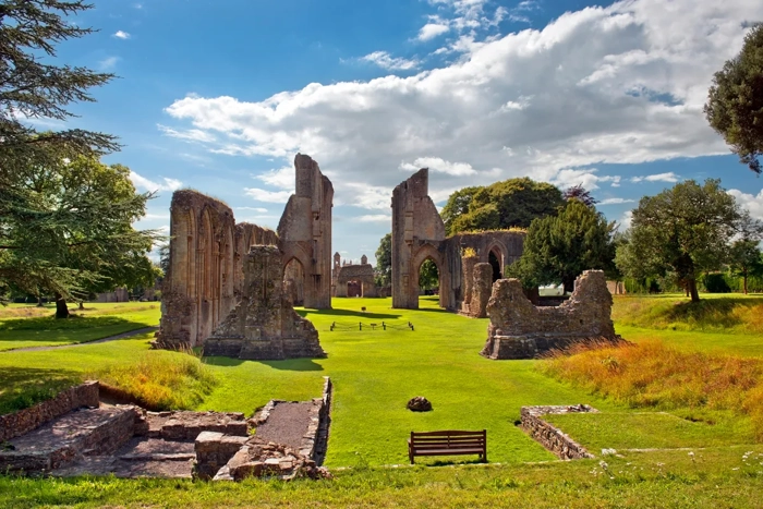 Glastonbury-Abbey