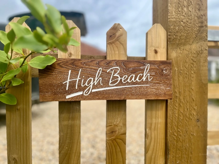 High-Beach-Holiday-Let-Sign