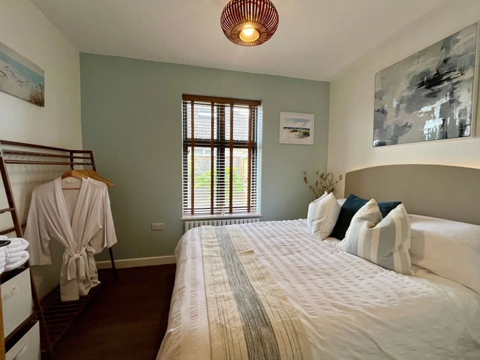 Self-catering-beachside-bungalow-sleeps-8-Brean-Somerset