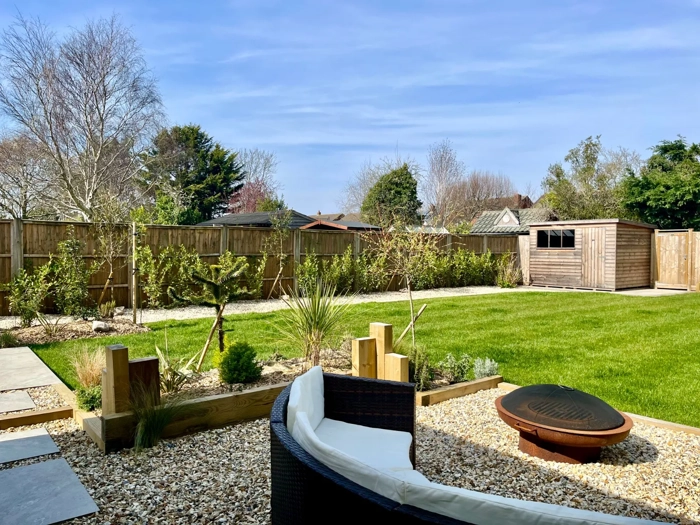high-beach-holiday-home-garden-fire-pit-berrow-brean