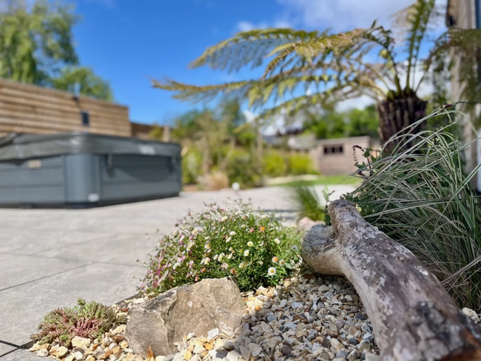hot-tub-garden-driftwood-landscaping-high-beach-somerset
